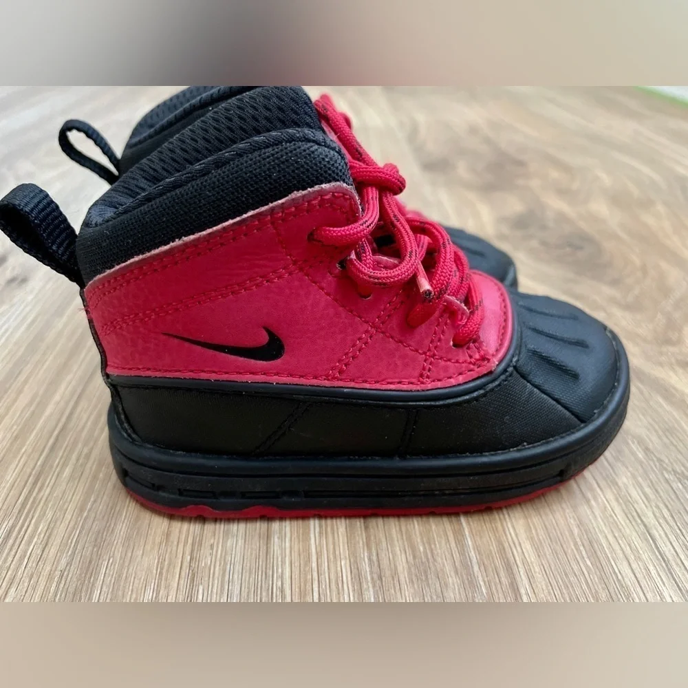 Nike ACG Woodside Red Toddler High Distance Lace Up Boots Sz 6C EUC